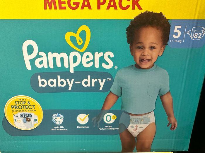 Pampers baby dry taille 5 mega pack ( 82 couches )