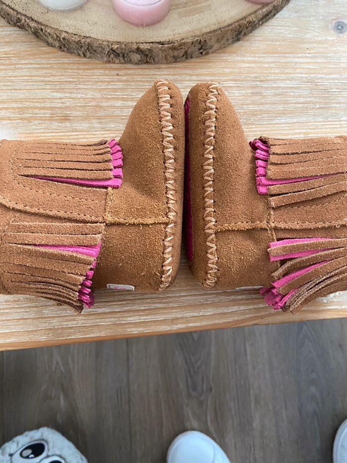 Ugg bébé fille taille 16 - photo numéro 4