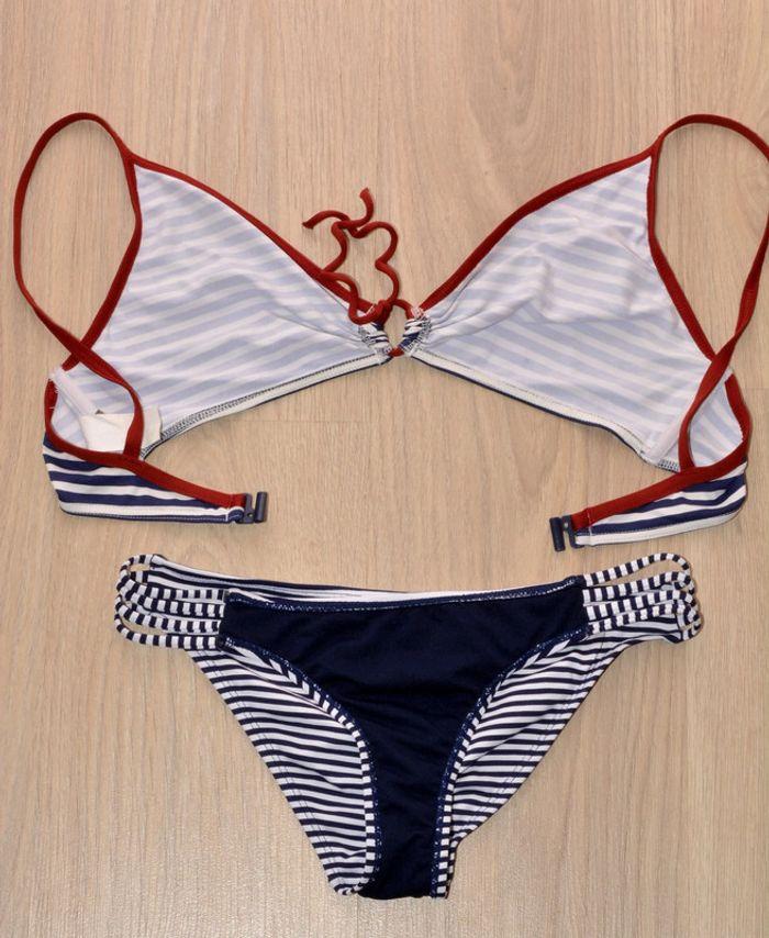 Ensemble maillot de bain 2 pièces haut taille 44 et bas taille S bleu marine rayures blanches - photo numéro 5