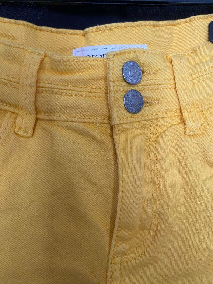 Short en jean jaune - photo numéro 2