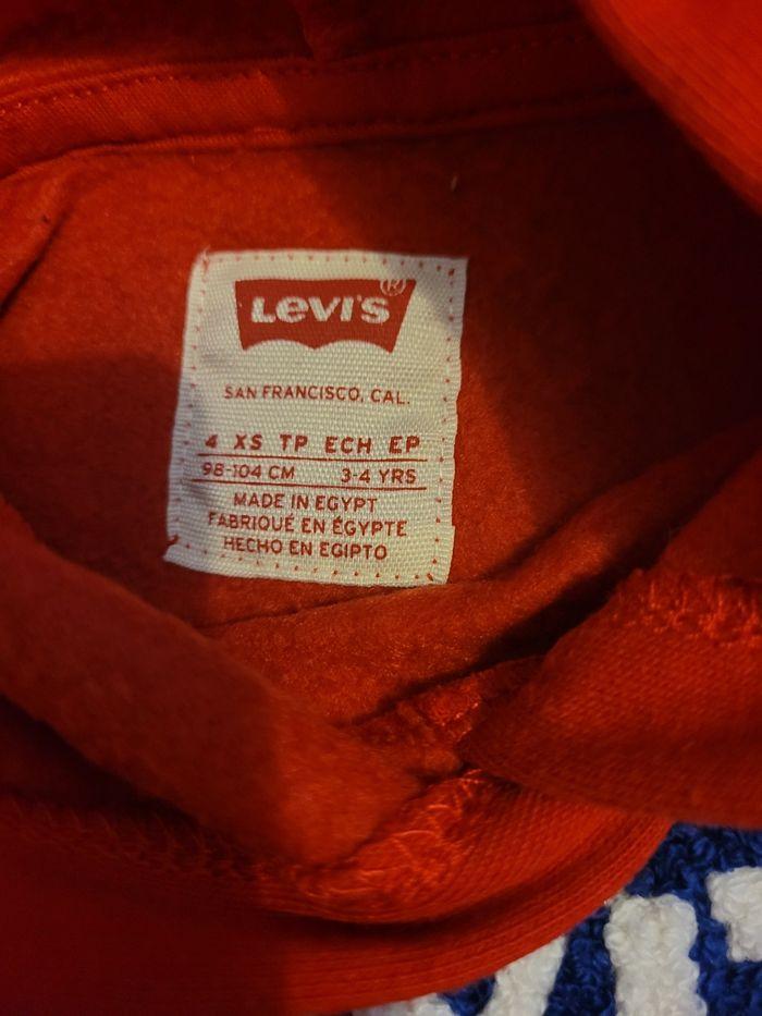 Vend trop top filles levis rouge 3 4ans - photo numéro 2