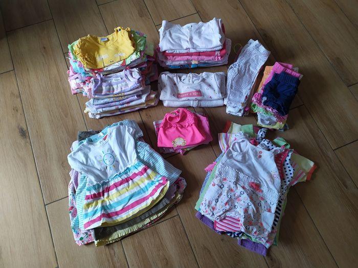 Gros lot vêtements fille 6 mois Printemps/été - 89 pièces - photo numéro 1