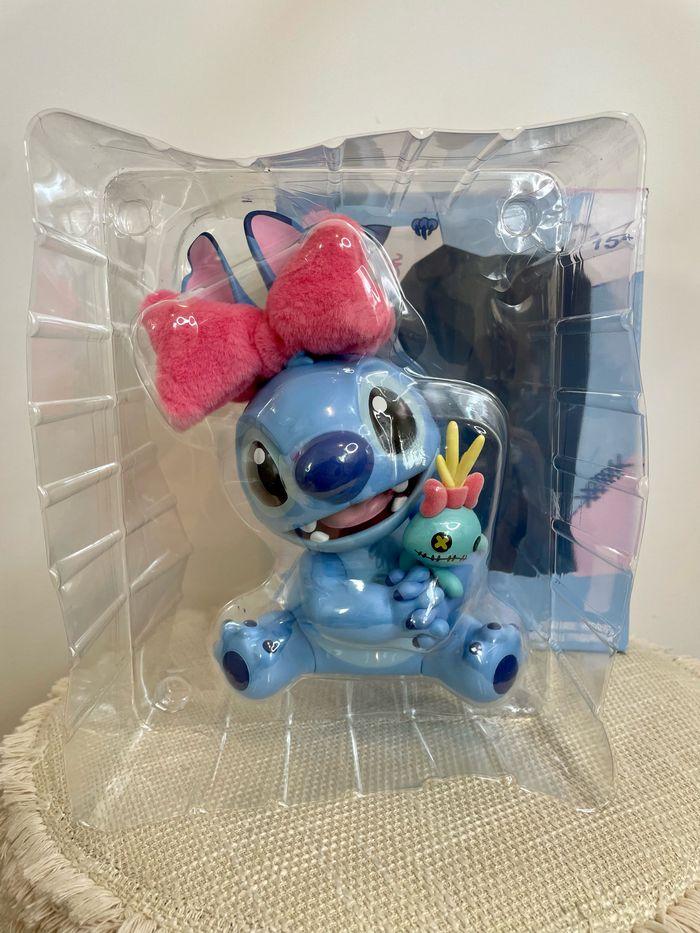 Figurine Disney Stitch et son doudou souillon - photo numéro 3