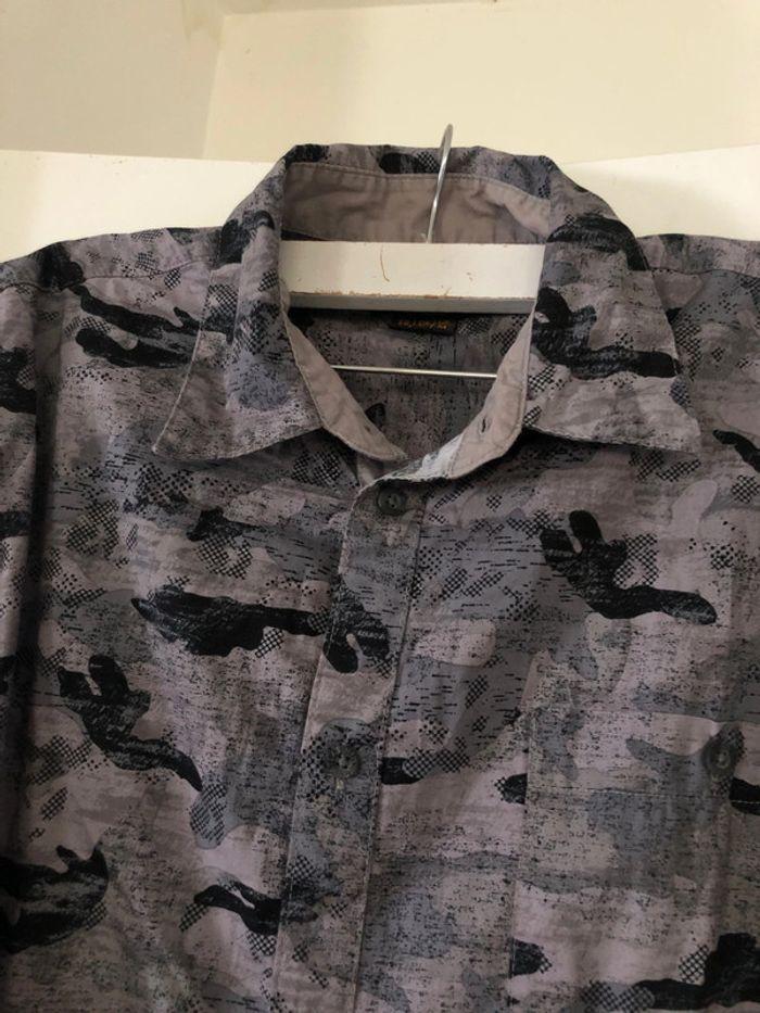 Chemise . Camouflage militaire . Taille L - photo numéro 2