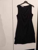 Robe fluide noire avec froufrou sur le bas T 40