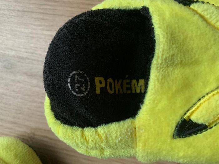 Chaussons  pokemon taille 27 - photo numéro 1