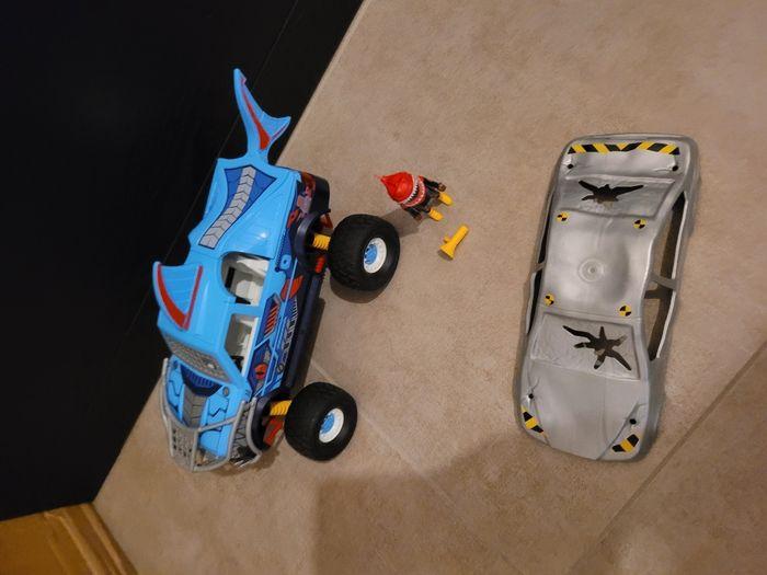 Playmobil 70550 Stunt Show Shark Monster Truck requin - photo numéro 4