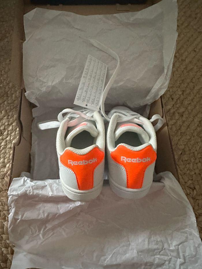 Baskets reebok blanc/orange pointure 30 neuf avec étiquette - photo numéro 5