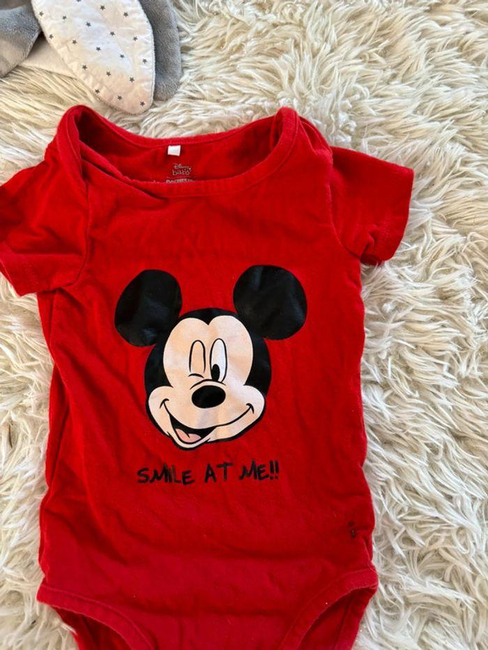 Joli bodie Disney taille 12 mois - photo numéro 2