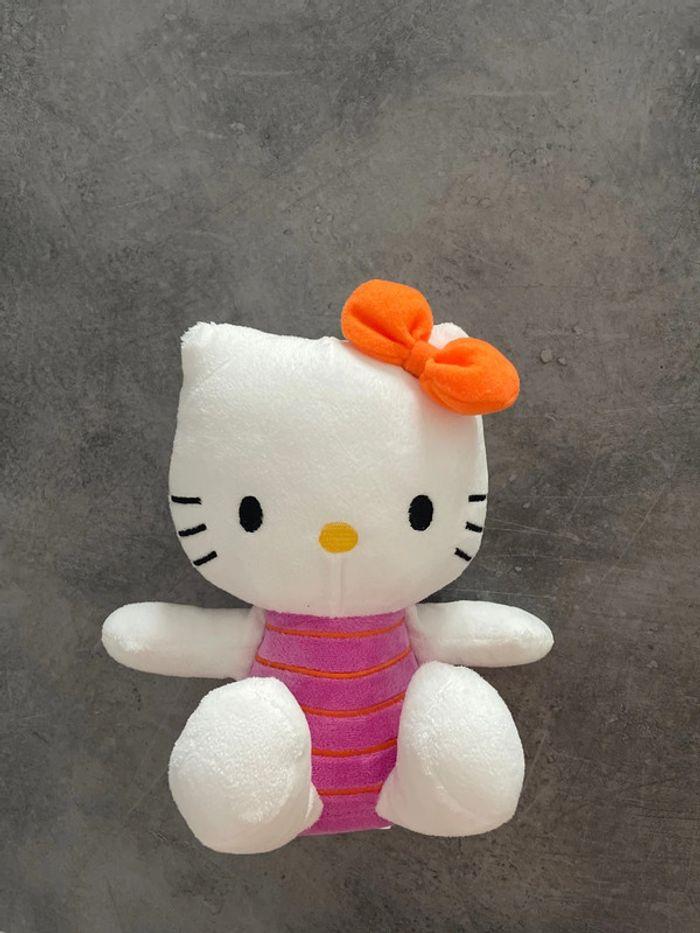 Peluche hello kitty - photo numéro 1