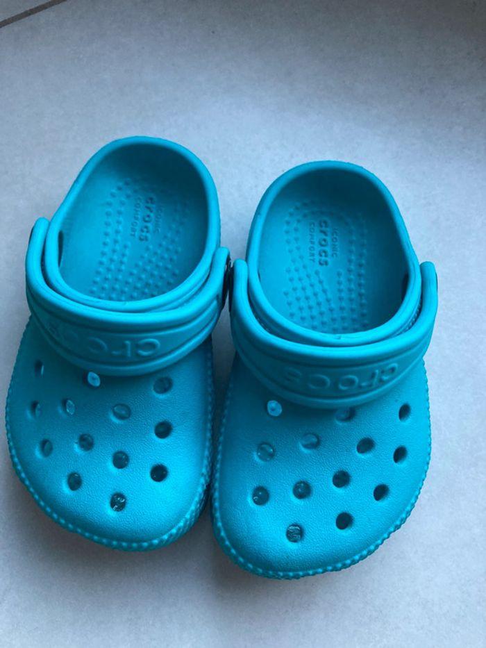 Crocs 20-21 turquoise - photo numéro 1