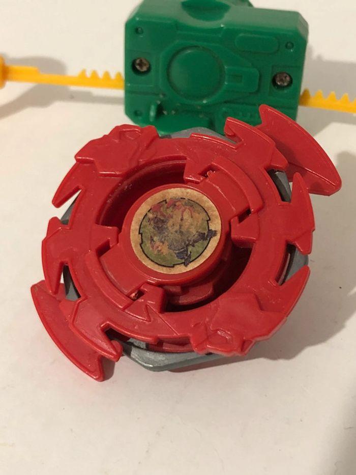 Toupie Beyblade vintage Hasbro 2002 - photo numéro 2