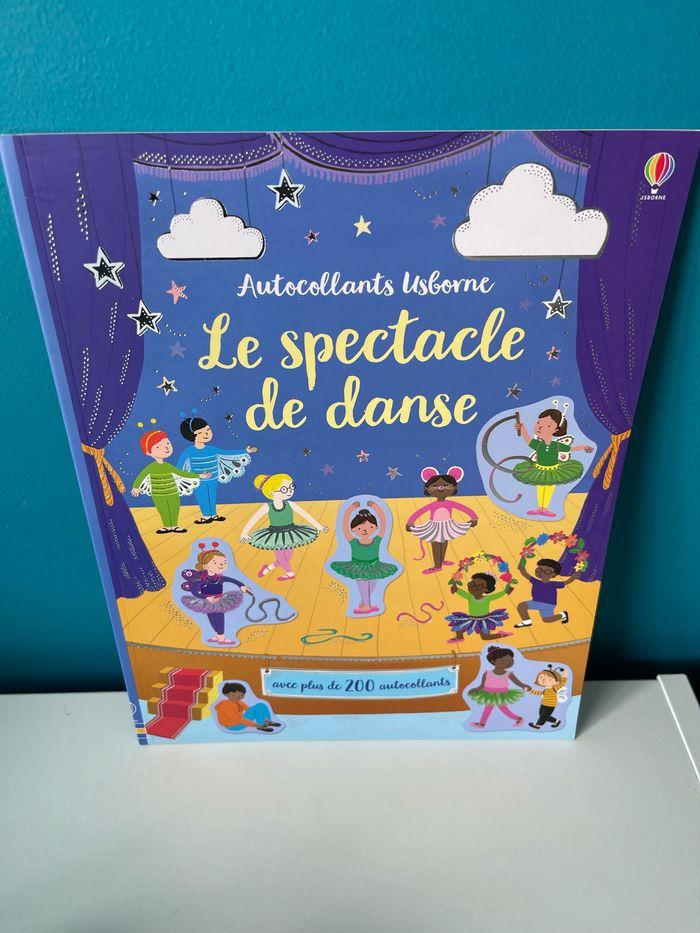 Livre d’activités usborne avec autocollants le spectacle de danse - photo numéro 1