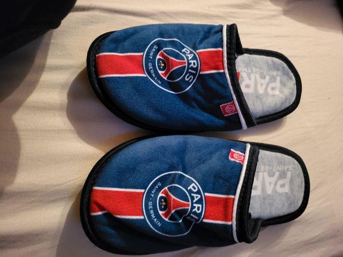 Chaussons psg - photo numéro 2