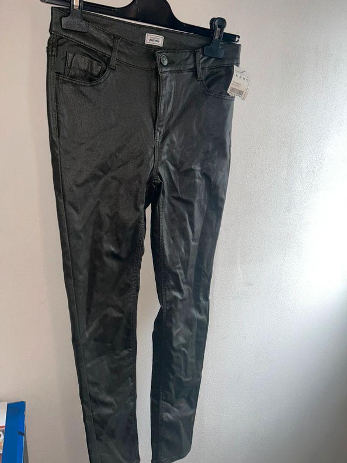 Pantalon huilé vert foncé neuf taille 34 - photo numéro 2