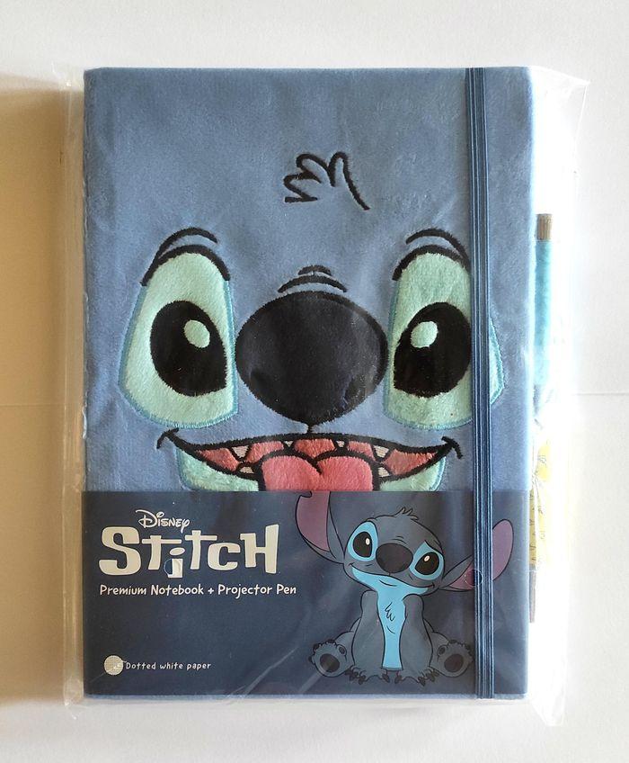 Disney - Stitch - Notebook A5 Fourrure + Stylo-Bille Lumineux - photo numéro 1