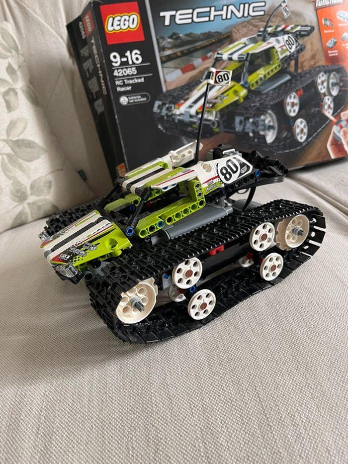 LEGO® Technic Le Bolide sur Chenille télécommandé - photo numéro 5