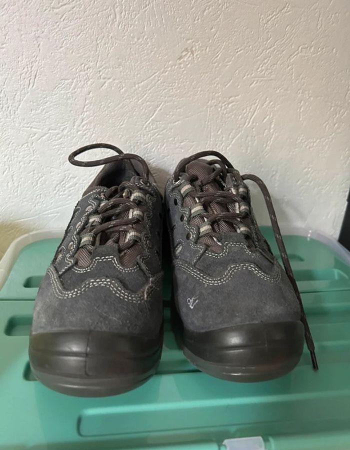 Chaussures de sécurité taille 39,5 - photo numéro 1