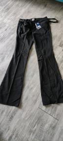 Pantalon neuf avec étiquette taille 36