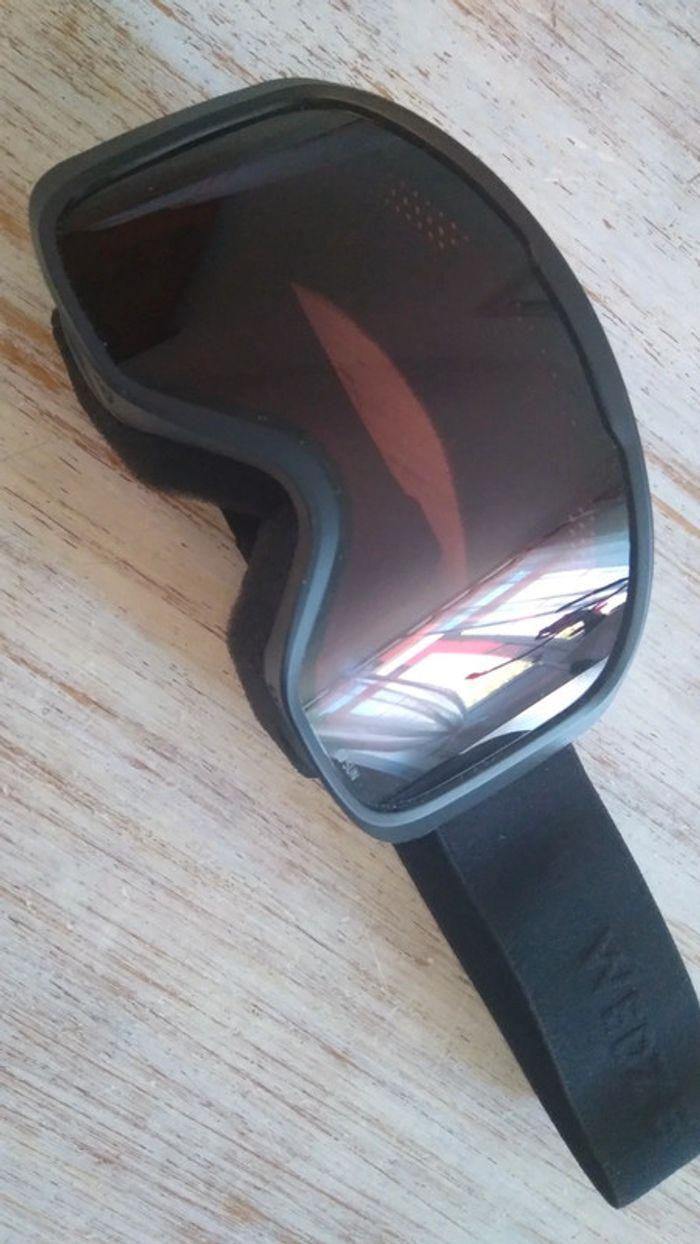 Lunette de ski
Jamais porté - photo numéro 2