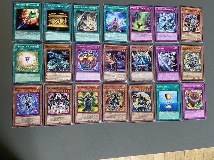 21 cartes Yu-Gi-Oh - photo numéro 1