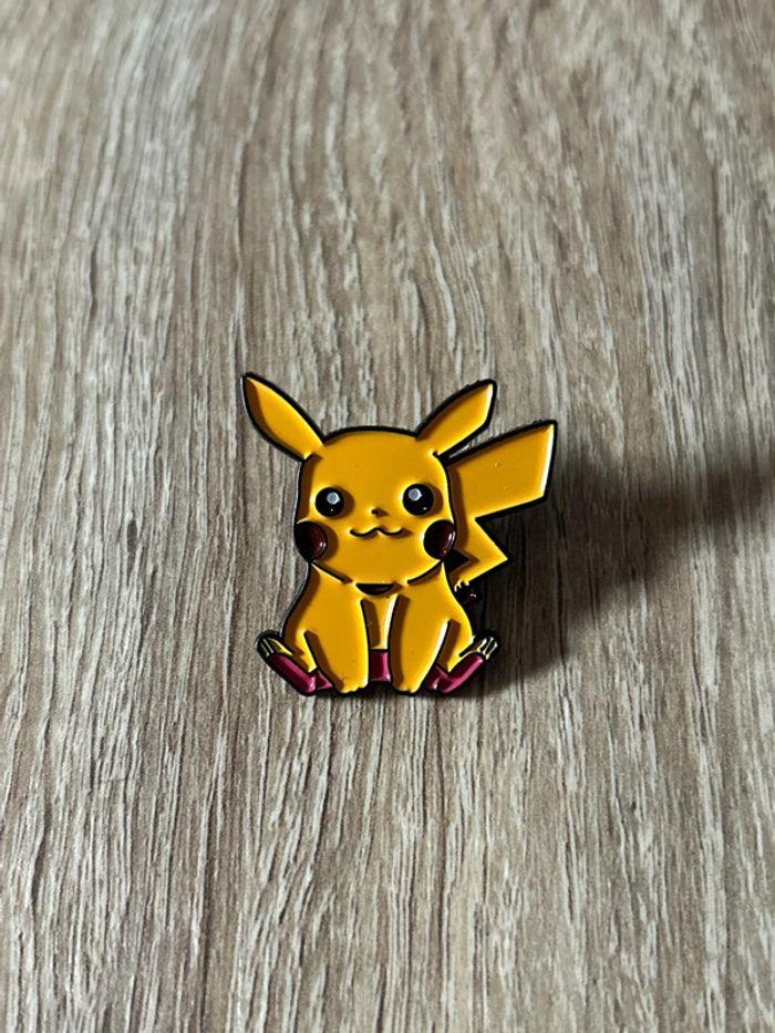 Belle broche Pikachu très mignon, état neuf, jamais porté, Yesstyle - photo numéro 1