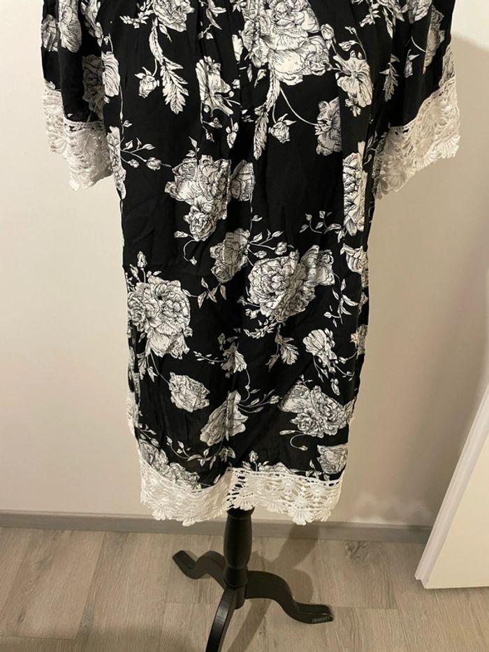 Robe de plage noir et blanc à fleurs dentelle bas et bras best live taille 40 - photo numéro 3