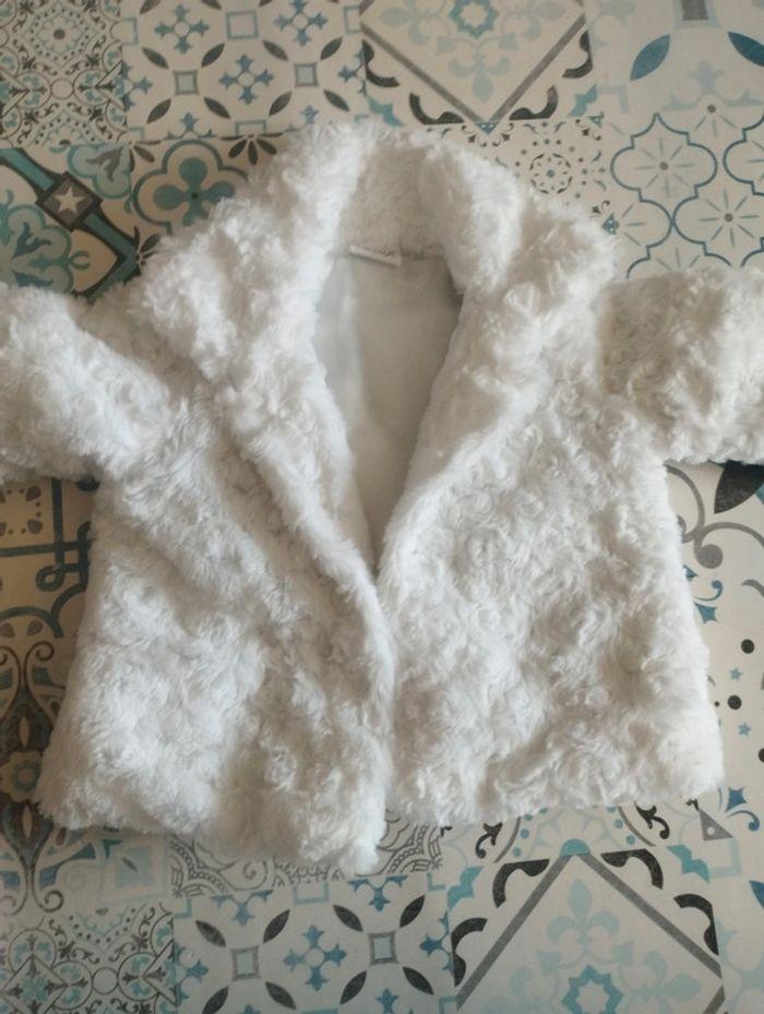 Manteau tout doux blanc 3 mois influx tbe - photo numéro 1