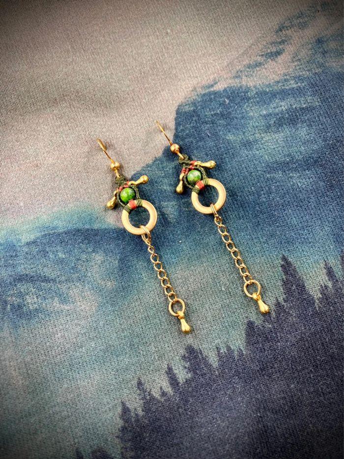 Boucles d’oreilles pendantes chaînes en macramé avec pierres d’Unakite - photo numéro 1