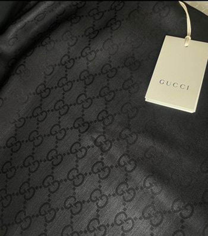 Châle Gucci neuf - photo numéro 4