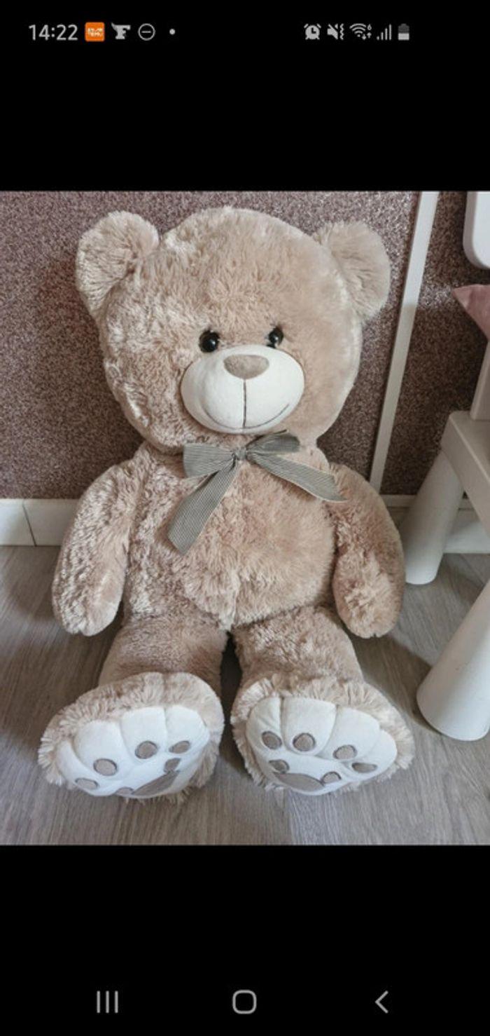 Grosse peluche ourson - photo numéro 1