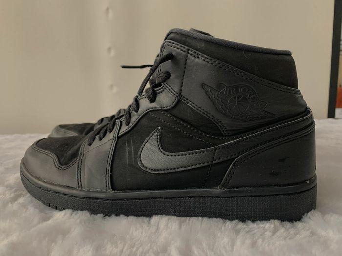 Baskets Nike Air Jordan 1 Mid Noir  42,5 tbe - photo numéro 2