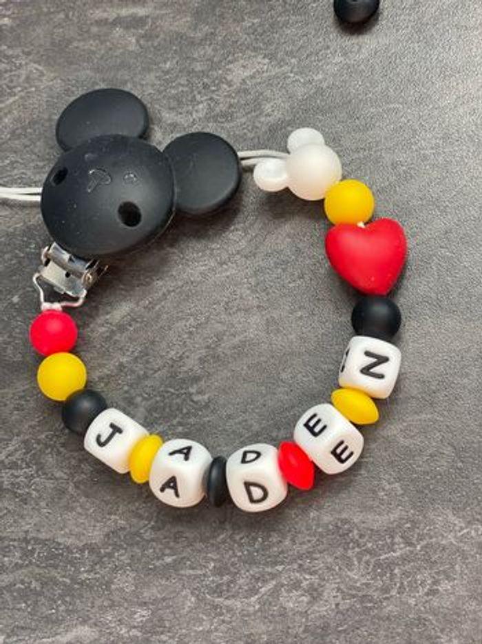 Attache tétine Mickey