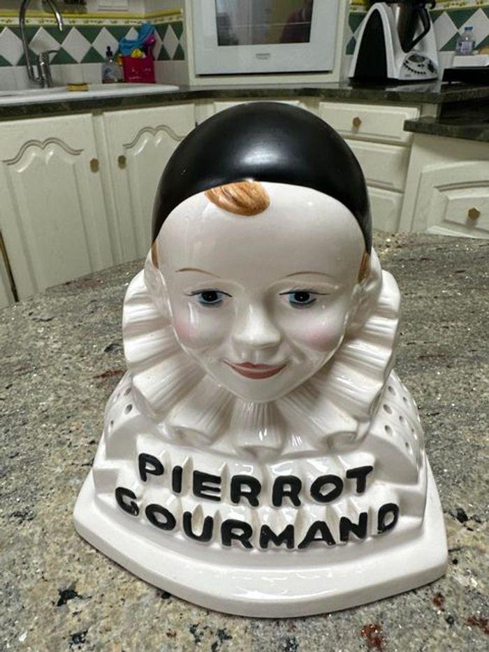 Buste de pierrot gourmand. - photo numéro 4