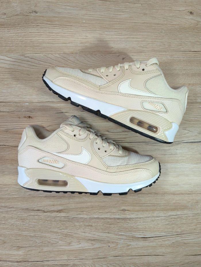 Baskets Nike air max 90 beige pointure 37.5 sans boîte - photo numéro 2