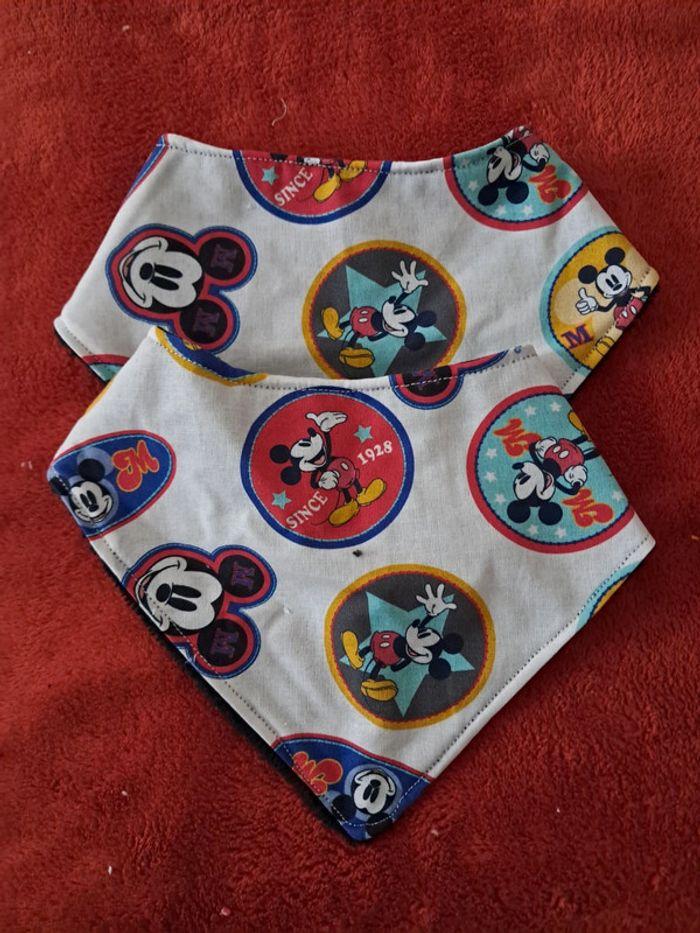 Bavoir mickey bandana - photo numéro 1