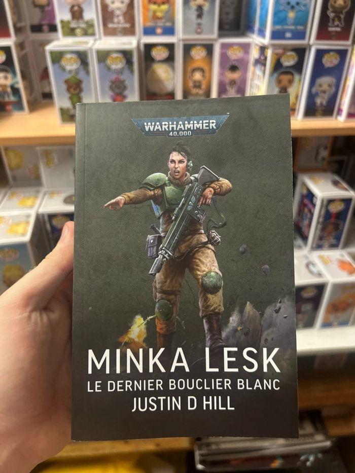 Warhammer 40000 - Le dernier bouclier Blanc par Justin D. Hill - photo numéro 1