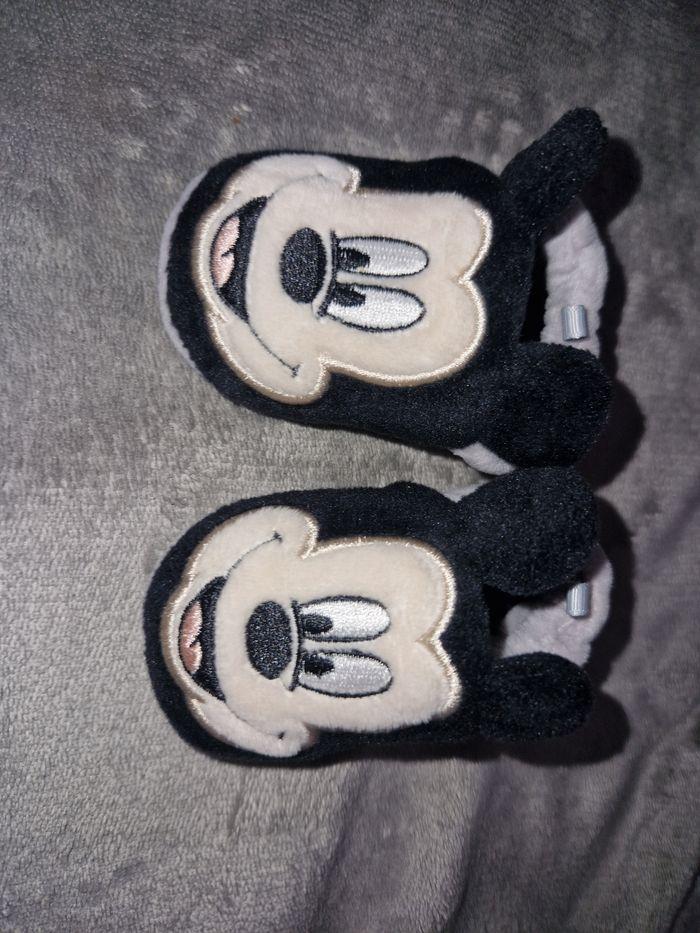 Chausson bébé Mickey - photo numéro 1