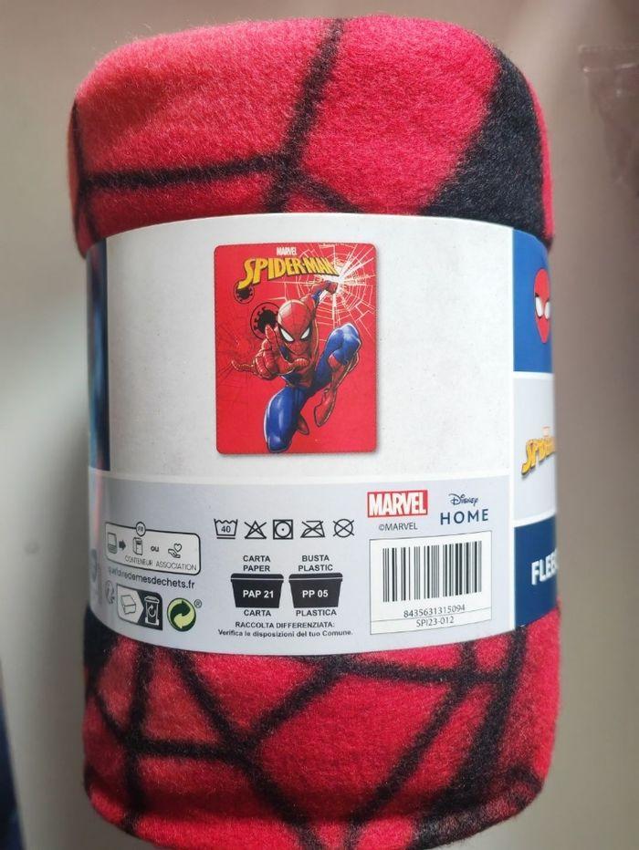 Plaid spiderman