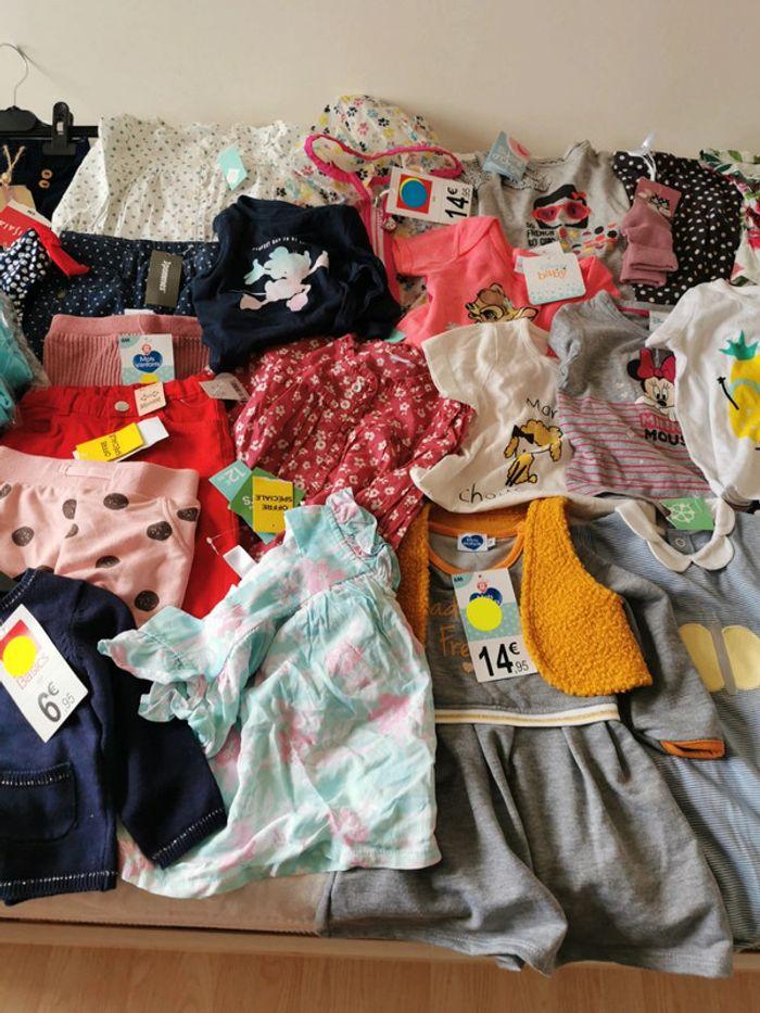 Gros lot de 50 vêtements fille taille 6 mois - photo numéro 5