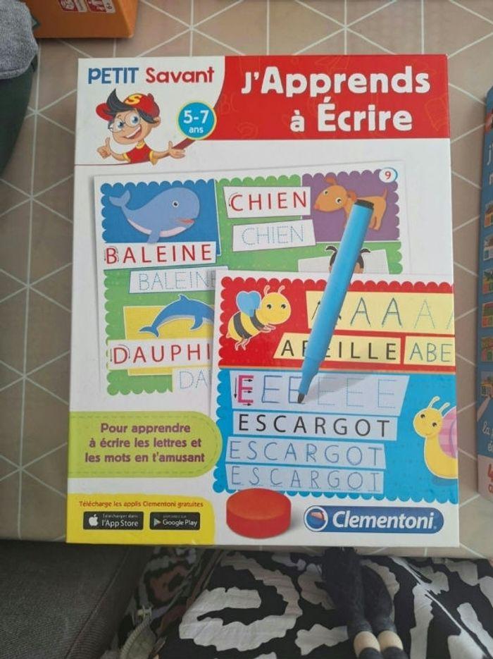 J'apprends à écrire