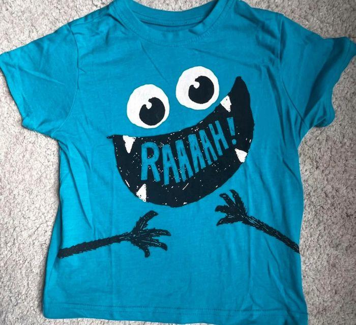 T-shirt manches courtes - taille 4/5 ans - Primark - photo numéro 1