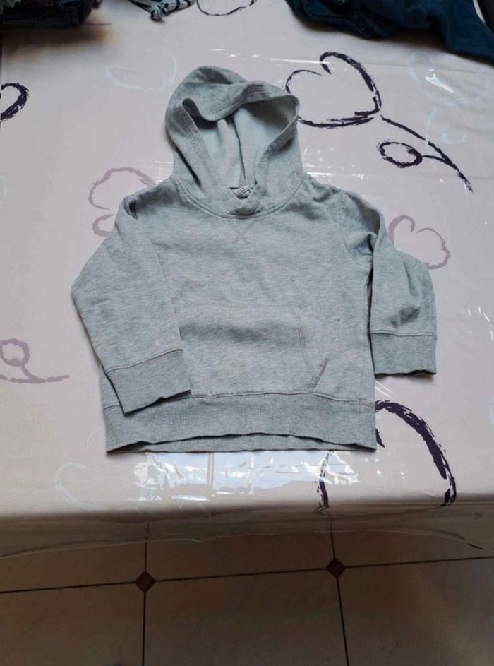 pull  98-104(3-4ans) - photo numéro 1