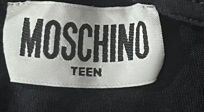 TEE shirt Moschino taille XS ou 14 ans - photo numéro 4