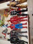 Lot 6 figurines/jouets Marvel