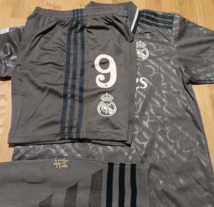 Maillot Mbappe gris graphite taille 8 ans modèle 2025 - photo numéro 2