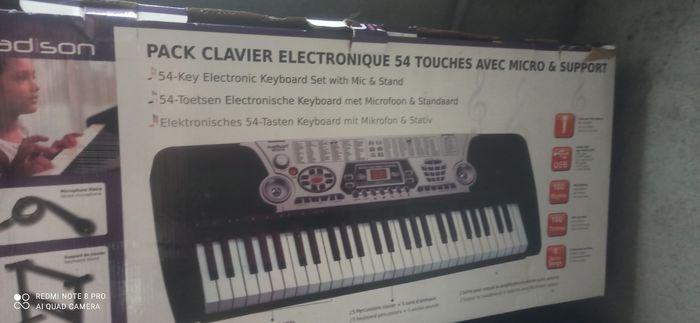 Clavier électronique avec micro - photo numéro 1