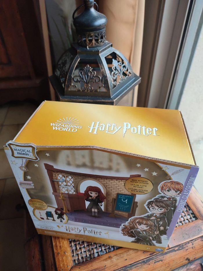 Harry Potter wizarding World charms classroom hermione - photo numéro 2