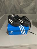 Basket adidas noires