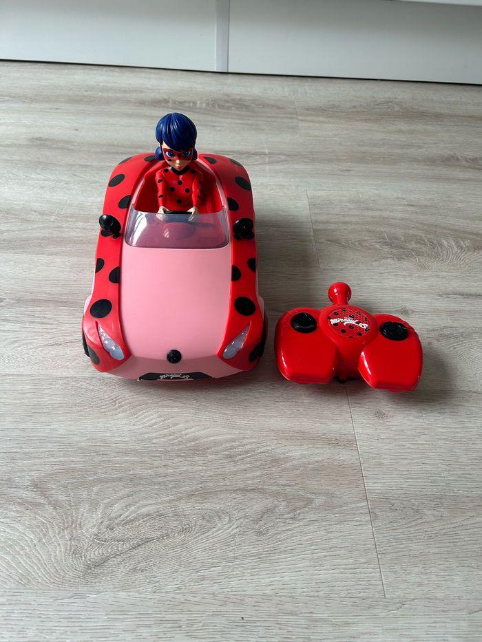 Voiture télécommandée miraculous ladybug - photo numéro 1